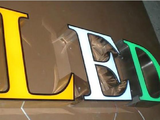 新蔡介绍LED招牌的基础知识。